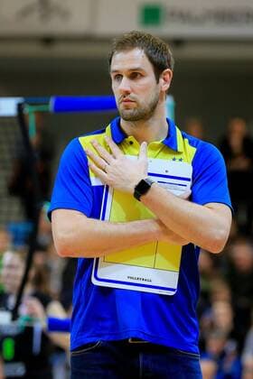 Schwerin, 02. March 2016 Volleyball, Saison 2015 2016, Bundesliga Frauen, Schweriner SC - Köpenicker SC Berlin: Felix Koslowski (Trainer Schweriner SC) gestikuliert gibt Anweisungen