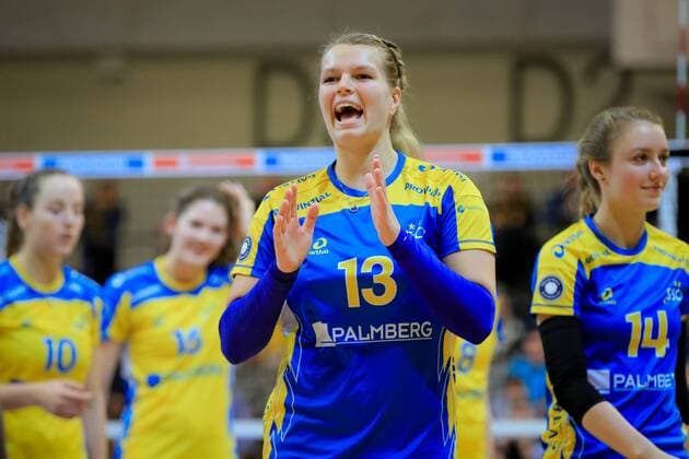 Schwerin, 02. March 2016 Volleyball, Saison 2015 2016, Bundesliga Frauen, Schweriner SC - Köpenicker SC Berlin: Janine Völker (Schweriner SC, 13) applaudiert