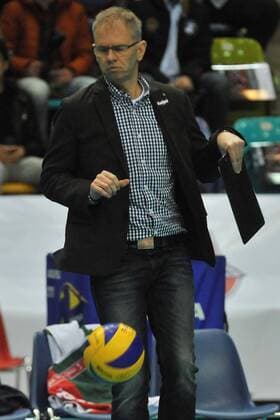 02.03.2016, xtkx, Volleyball 1.Bundesliga, United Volleys - TSV Herrsching, emspor v.l. Trainer Michael Warm (United Volleys) ,