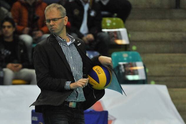 02.03.2016, xtkx, Volleyball 1.Bundesliga, United Volleys - TSV Herrsching, emspor v.l. Trainer Michael Warm (United Volleys) ,