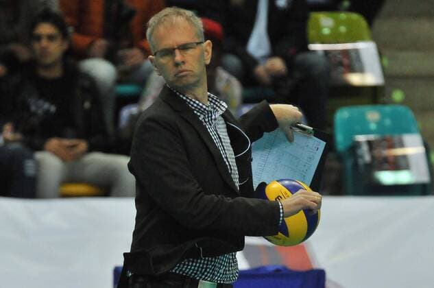 02.03.2016, xtkx, Volleyball 1.Bundesliga, United Volleys - TSV Herrsching, emspor v.l. Trainer Michael Warm (United Volleys) ,
