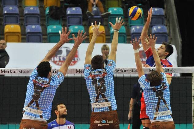 02.03.2016, xtkx, Volleyball 1.Bundesliga, United Volleys - TSV Herrsching, emspor v.l. Julius Hoefer (Herrsching) , Peter Ondrovic (Herrsching) , Patrick Steuerwald (Herrsching) , Moritz Reichert (United Volleys) ,