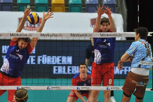02.03.2016, xtkx, Volleyball 1.Bundesliga, United Volleys - TSV Herrsching, emspor v.l. Lukas Bauer (United Volleys), Jan Klobucar (United Volleys) , Roy Friedrich (Herrsching) ,