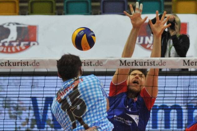 02.03.2016, xtkx, Volleyball 1.Bundesliga, United Volleys - TSV Herrsching, emspor v.l. Roy Friedrich (Herrsching) , Lukas Bauer (United Volleys),