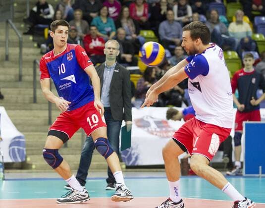 Volleyball Hessen - 1. Bundesliga Männer 02.03.2016 United Volleys Rheinmain (blau) - TSV Herrsching (blau) v.l. Moritz Reichert (RheinMain 10), Florian Ringseis (RheinMain 1) United Volleys Rheinmain - TSV Herrsching