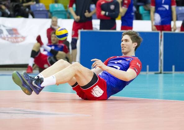 Volleyball Hessen - 1. Bundesliga Männer 02.03.2016 United Volleys Rheinmain (blau) - TSV Herrsching (blau) v.l. Jan Klobucar (RheinMain 8) United Volleys Rheinmain - TSV Herrsching