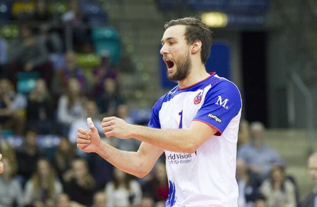 Volleyball Hessen - 1. Bundesliga Männer 02.03.2016 United Volleys Rheinmain (blau) - TSV Herrsching (blau) v.l. Florian Ringseis (RheinMain 1) United Volleys Rheinmain - TSV Herrsching