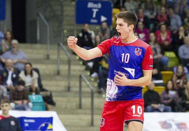 Volleyball Hessen - 1. Bundesliga Männer 02.03.2016 United Volleys Rheinmain (blau) - TSV Herrsching (blau) v.l. Moritz Reichert (RheinMain 10) United Volleys Rheinmain - TSV Herrsching
