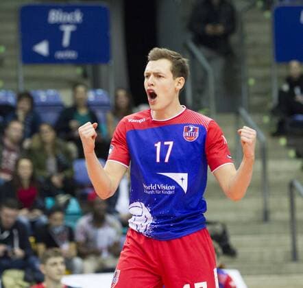Volleyball Hessen - 1. Bundesliga Männer 02.03.2016 United Volleys Rheinmain (blau) - TSV Herrsching (blau) v.l. Jan Zimmermann (RheinMain 17) United Volleys Rheinmain - TSV Herrsching