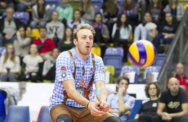 Volleyball Hessen - 1. Bundesliga Männer 02.03.2016 United Volleys Rheinmain (blau) - TSV Herrsching (blau) v.l. Benedikt Doranth (TSV Herrsching 1) United Volleys Rheinmain - TSV Herrsching