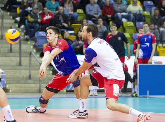 Volleyball Hessen - 1. Bundesliga Männer 02.03.2016 United Volleys Rheinmain (blau) - TSV Herrsching (blau) v.l. Moritz Reichert (RheinMain 10), Florian Ringseis (RheinMain 1) United Volleys Rheinmain - TSV Herrsching