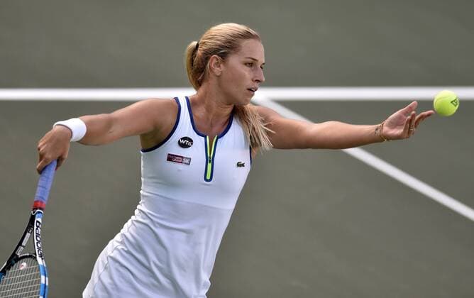 Slovakian tennis player Dominika Cibulkova in action before Estonian Anett Kontaveit during a Monterrey Tennis Open third journey match held in Monterrey, Mexico, 02 March 2016. EFE Miguel Serra MONTERREY TENNIS OPEN !ACHTUNG: NUR REDAKTIONELLE NUTZUNG!  MON456 20160303-635925666956199686