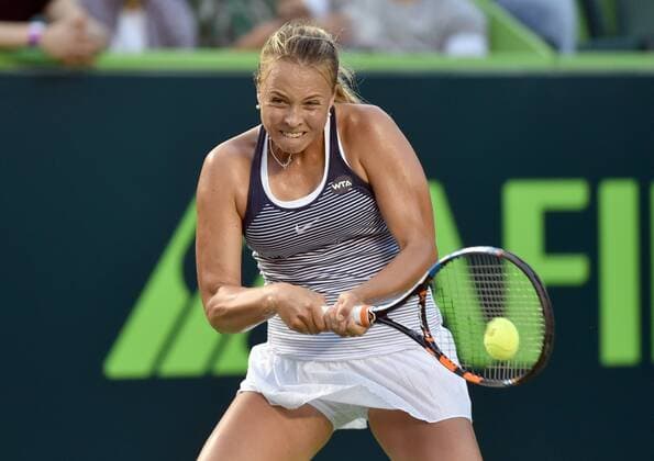 Estonian Anett Kontaveit in action against Slovakian tennis player Dominika Cibulkova during a Monterrey Tennis Open third journey match held in Monterrey, Mexico, 02 March 2016. EFE Miguel Serra MONTERREY TENNIS OPEN !ACHTUNG: NUR REDAKTIONELLE NUTZUNG!  MON456 20160303-635925676838305301