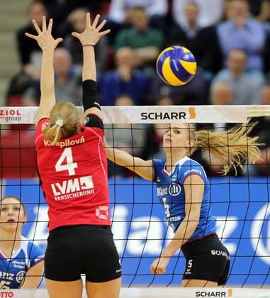 Stuttgart Volleyball Allianz MTV Stuttgart vs. USC Münster, Kim Renkema (Stuttgart, rechts)