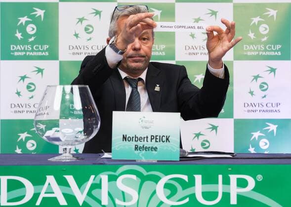 Referee Norbert Peick draws Belgian Kimmer Coppejans name during the draw of the playing schedule for the Davis Cup first round World Group meeting between Belgium and Croatia, Thursday 03 March 2016, in Angleur, Liege. The first round will be played from 04 to 06 March 2016, Liege. BENOITxDOPPAGNE  x04803675x