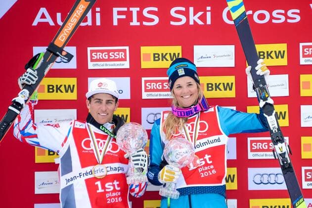 Bilder des Tages - Sport SKI CROSS - FIS SX WC Arosa AROSA,SWITZERLAND,04.MAR.16 - FREESTYLE SKIING - FIS World Cup, Ski Cross, ladies, men, award ceremony for the overall World Cup. Image shows Jean Frederic Chapuis (FRA) and Anna Holmlund (SWE) with the crystal globe. Keywords: trophy. GEPAxpictures xOliverxLerch
