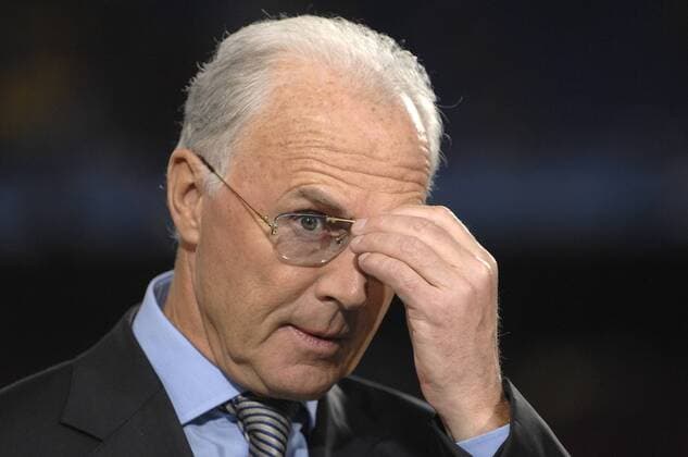 DFB-Affaere um WM Vergabe 2006 Druck auf Franz Beckenbauer waechst. Angesichts neuer - auf moegliche Korruptionsversuche zumindest hindeutenden - Erkenntnisse und Dokumente rueckt immer mehr Franz Beckenbauer als WM-Organisationschef 2006 ins Visier der Ermittlungen.Archivfoto: Â