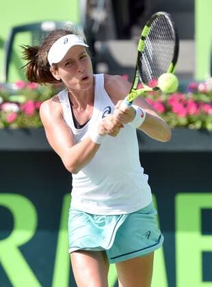 British Johanna Konta returns the ball against Belgian Kirsten Flipkens during a match of the Monterrey Open in Monterrey, Mexico, 04 March 2016. Monterrey Open tennis tournament !ACHTUNG: NUR REDAKTIONELLE NUTZUNG!  MEX102 20160304-635927322277778839