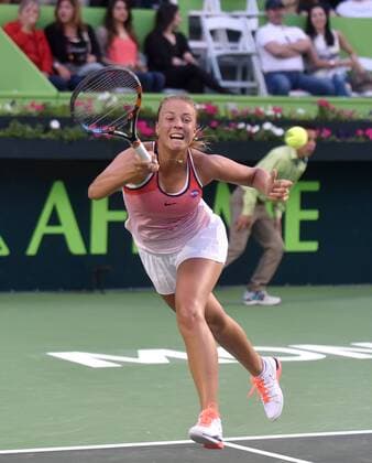 Estonian Anett Kontaveit returns the ball against US Nicole Gibbs during a match of the Monterrey Open in Monterrey, Mexico, 04 March 2016. Monterrey Open tennis tournament !ACHTUNG: NUR REDAKTIONELLE NUTZUNG!  MEX102 20160305-635927416260074896