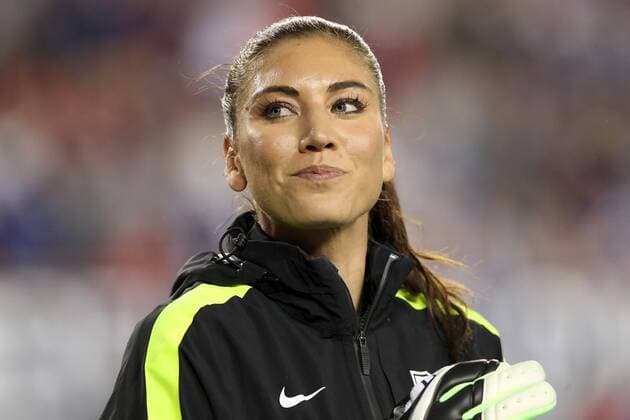03 MAR 2016: USA Goalkeeper Hope Solo before the SheBelieves Cup between the USA vs England at Raymond James Stadium in Tampa, Florida. (Cliff Welch Icon Sportswire) SOCCER: MAR 03 Women s - SheBelieves Cup - USA v England Icon357160303811 EDITORIAL USE ONLY