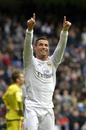 Themen der Woche SPORT Bilder des Tages - Sport Fußball, Cristiano Ronaldo trifft vierfach gegen Celta Vigo Real Madrid s Portuguese striker Cristiano Ronaldo jubilates his third goal against Celta Vigo during their Primera Division soccer match played at Santiago Bernabeu stadium in Madrid, Spain on 05 March 2016. Real Madrid vs Celta Vigo !ACHTUNG: NUR REDAKTIONELLE NUTZUNG!  20160305-635927974807329309