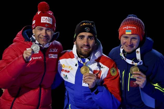 Bilder des Tages - Sport BIATHLON - IBU WC Oslo 2016 OSLO,NORWAY,05.MAR.16 - BIATHLON - IBU World Championships, 10km sprint, men, award ceremony. Image shows Ole Einar Bjoerndalen (NOR), Martin Fourcade (FRA) and Sergey Semenov (UKR). Keywords: medal. GEPAxpictures xFlorianxErtl