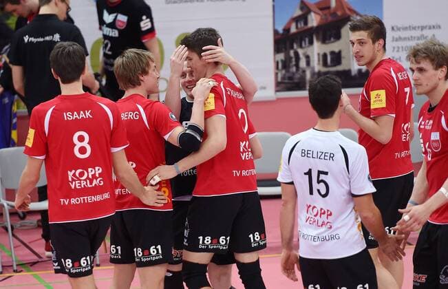 Volleyball 1. Bundesliga Saison 2015 2016 TV Rottenburg - VSG Coburg Grub 05.03.2016 JUBEL TV Rottenburg; Felix Isaak, Dirk Mehlberg, Johannes Elsaesser, Tom Strohbach, Willy Belizer, Sven Metzger und Friederich Nagel (v.li.) 