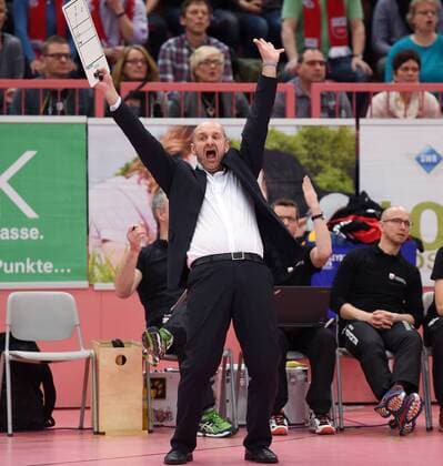 Volleyball 1. Bundesliga Saison 2015 2016 TV Rottenburg - VSG Coburg Grub 05.03.2016 JUBEL TV Rottenburg; Trainer Hans Peter Mueller - Angstenberger 