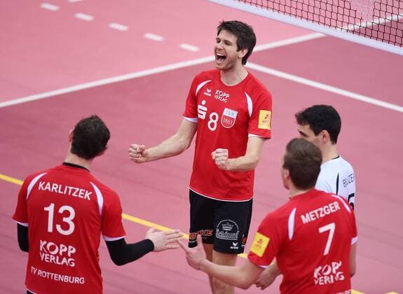 Volleyball 1. Bundesliga Saison 2015 2016 TV Rottenburg - VSG Coburg Grub 05.03.2016 JUBEL TV Rottenburg; Felix Isaak (Mitte) 