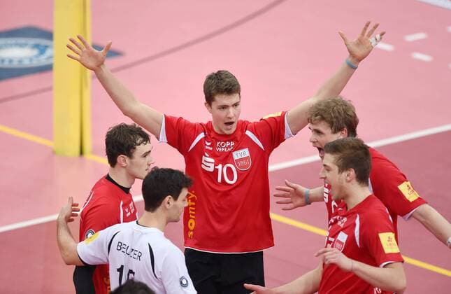 Volleyball 1. Bundesliga Saison 2015 2016 TV Rottenburg - VSG Coburg Grub 05.03.2016 JUBEL TV Rottenburg; Tom Strohbach (Mitte) 