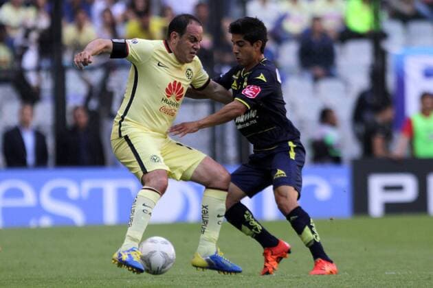 Fussball Mexiko - March 5, 2016 - Mexico - D05031613.JPG.CIUDAD DE MEXICO SportsDeportes-Soccer.- El alcalde de Cuernavaca Morelos, Cuauhtemoc Blanco, durante el juego entre las Aguilas del America y los Monarcas del Morelia, este sabado 5 de marzo de 2016, correspondiente a la jornada 9 del Torneo Clausura 2016 de la Liga MX, en el cual - El Cuauh - participa, es homenajeado y se despide del futbol profesional. - March 5, 2016  - ZUMAu78_