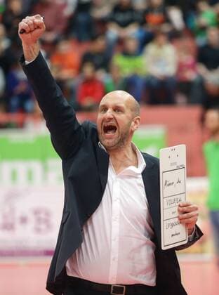 Tübingen , Volleyball Bundesliga TV Rottenburg vs. VSG Coburg Grub , Hans - Peter Müller - Angstenberger ( Trainer Rottenburg ) , Jubel