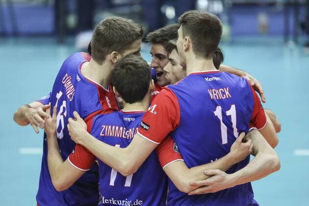 Frankfurt am Main Jubel der United Volleys; Jubel, Freude, Begeisterung, Torjubel ; United Volleys RheinMain - BERLIN RECYCLING Volleys, 1. VBL, 05.03.2016 Copyright: Roskaritzx Eibner-Pressefoto EP_rrz