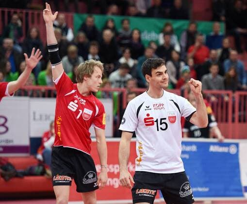 Volleyball 1. Bundesliga Saison 2015 2016 TV Rottenburg - VSG Coburg Grub 05.03.2016 JUBEL TV Rottenburg; Willy Belizer (re) und Dirk Mehlberg 