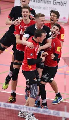 Volleyball 1. Bundesliga Saison 2015 2016 TV Rottenburg - VSG Coburg Grub 05.03.2016 JUBEL TV Rottenburg; Tom Strohbach, Johannes Elsaesser, Moritz Karlitzek, Felix Isaak und Federico Cipollone (v.li.) 