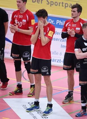 Volleyball 1. Bundesliga Saison 2015 2016 TV Rottenburg - VSG Coburg Grub 05.03.2016 Enttaeuschung TV Rottenburg; Tom Strohbach, Felix Isaak und Philipp Jankowski (v.li.) 