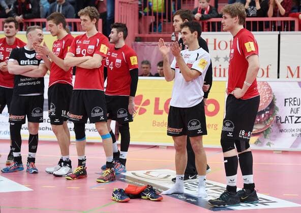 Volleyball 1. Bundesliga Saison 2015 2016 TV Rottenburg - VSG Coburg Grub 05.03.2016 Enttaeuschung TV Rottenburg; Johannes Elsaesser, Sven Metzger, Lars Wilmsen, Federico Cipollone, Schuhe aus Willy Belizer und Friederich Nagel (v.li.) 
