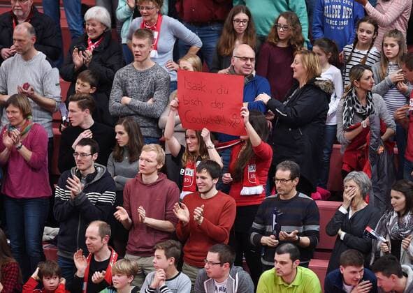Volleyball 1. Bundesliga Saison 2015 2016 TV Rottenburg - VSG Coburg Grub 05.03.2016 TV Rottenburg Fans mit einem Plakat; Isaak, du bisch der Coolschde! 