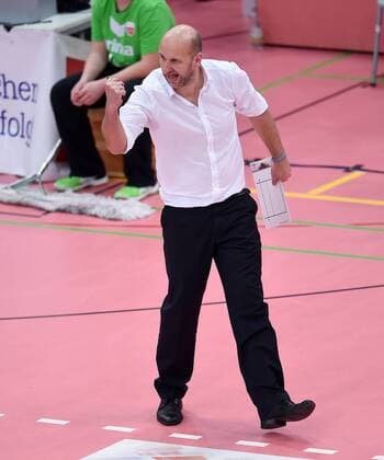 Volleyball 1. Bundesliga Saison 2015 2016 TV Rottenburg - VSG Coburg Grub 05.03.2016 JUBEL TV Rottenburg; Trainer Hans Peter Mueller - Angstenberger 