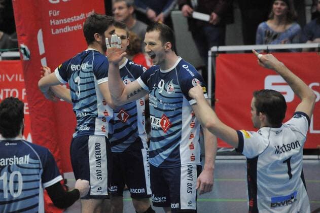 GER,VBL, SVG Lueneburg vs CV Mitteldeutschland 05.03.2016, Gellersenhalle, Lueneburg, GER, VBL, SVG Lueneburg vs CV Mitteldeutschland im Bild die Lueneburger Mannschaft jubelt nordphotoxWitke