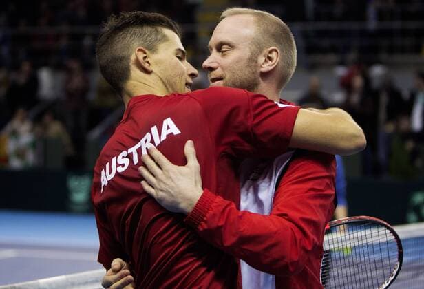 Tennis, Davis Cup, Portugal - Österreich TENNIS - ITF, Davis Cup, POR vs AUT GUIMARAES,PORTUGAL,06.MAR.16 - TENNIS - ITF, Davis Cup, Portugal vs Austria. Image shows the rejoicing of Dominic Thiem and Stefan Koubek (AUT). GEPAxpictures xMatthiasxHauer