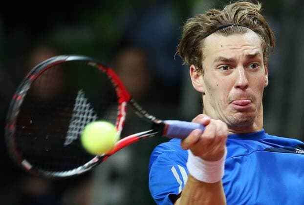 Tennis, Davis Cup, Russland - Schweden KAZAN, RUSSIA. MARCH 6, 2016. Sweden s tennis player Isak Arvidsson returns the ball in Rubber 4 of the Davis Cup Group I Europe Africa Zone 1st Round tie against Russia at Kazan Tennis Academy. Arvidsson lost 6-4, 6-0. Sweden lost the tie 5-0. Yegor Aleyev TASS  TS018B0F