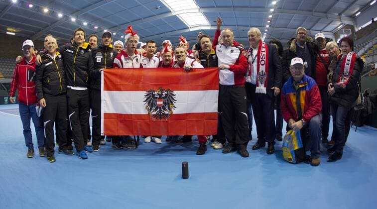 Tennis, Davis Cup, Portugal - Österreich TENNIS - ITF, Davis Cup, POR vs AUT GUIMARAES,PORTUGAL,06.MAR.16 - TENNIS - ITF, Davis Cup, Portugal vs Austria. Image shows team Austria, fans and officials. GEPAxpictures xMatthiasxHauer