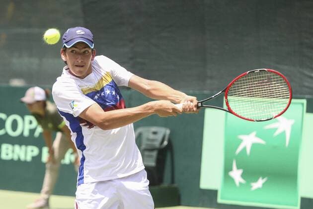 Tennis, Davis Cup, Venezuela - Paraguay Venezuelan tennis player Miguel Este in action against Paraguayan Hernando Escurra during the first round of group 2 of American Zone of Davis Cup in Caracas, Venezuela, 06 March 2016. Miguel Este vs Ricardo Rodriguez !ACHTUNG: NUR REDAKTIONELLE NUTZUNG!  CAR01 20160306-635928974690918007