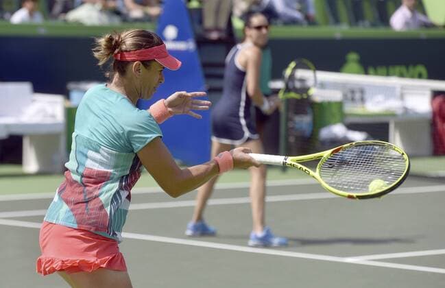 Spanish tennis players Anabel Medina (L) and Arantxa Parra (R) in action against Croatian Petra Marttic and US Maria Sanchez during the doubles final at Monterrey Open in Monterrey, Mexico, 6 March 2016. MONTERREY OPEN !ACHTUNG: NUR REDAKTIONELLE NUTZUNG!  20160306-635929051052148380