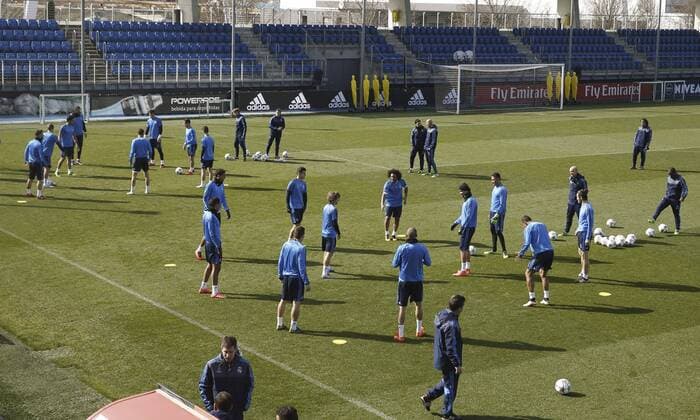 Fußball, Champions League, Real Madrid Training Real Madrid s players take part in a team s training session at Valdebebas complex, outside Madrid, Spain, 07 March 2016, on the eve of the Champions League round of 16 second leg match against AS Roma at Madrid s Santiago Bernabeu stadium. REAL MADRID TRAINING SESSION !ACHTUNG: NUR REDAKTIONELLE NUTZUNG!  20160307-635929520097299532