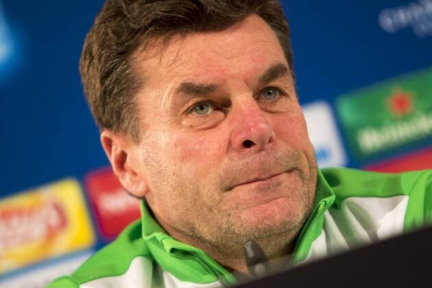 Bilder des Tages - Sport Fußball, UEFA Champions League, Pressekonferenz und Training VfL Wolfsburg; Dieter Hecking (Cheftrainer Wolfsburg) Portrait, Porträt, Einzelbild Pressekonferenz, PK, Presserunde. xtgx
