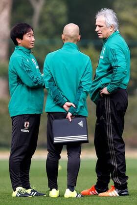 Fußball, Nationalteam, Training Japan (L-R) Masahiro Shimoda, Vahid Halilhodzic (JPN), MARCH 8, 2016 - Football Soccer : Japan national team Nationalteam Official Training camp in Frontier soccer field, Chiba, Japan. Noxthirdxpartyxsales  (ipha019511)
