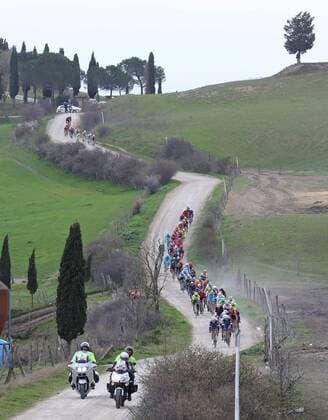 RADSPORT - Strade Bianche - 05.03.2016, Die Verfolger auf der Schotterpiste, -