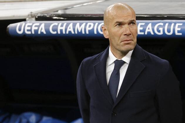Bilder des Tages - Sport Real Madrid coach Zinedine Zidane during the Champions League round 16 match held at Santiago Bernabeu stadium in Madrid, Spain, 8 March 2016. REAL MADRID VS ROMA !ACHTUNG: NUR REDAKTIONELLE NUTZUNG!  GRA423 20160308-635930715331027170